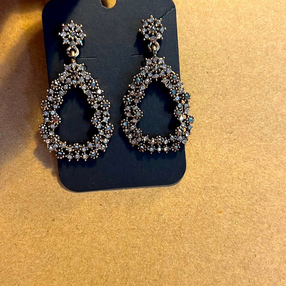 Gorgeous pendant earrings Sparkle!